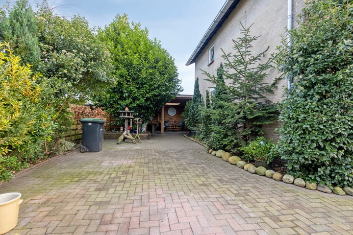 Photo 33 of Middenlaan 22