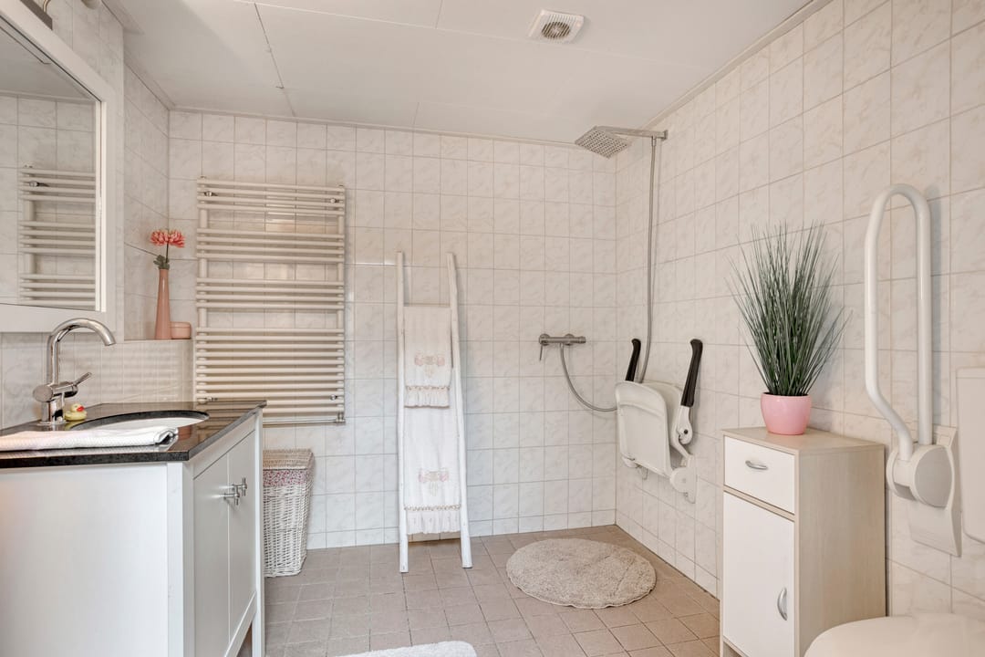 Foto 16 van Middenlaan 22