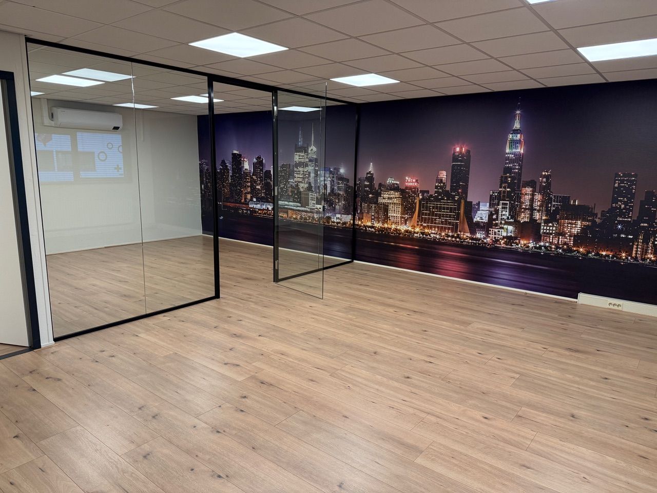 View photo 5 of Minervum 7456-A