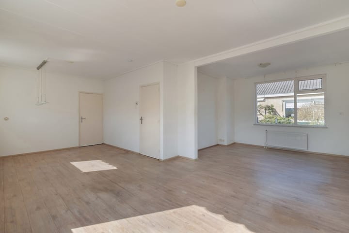 Photo 22 of Engwerd 15