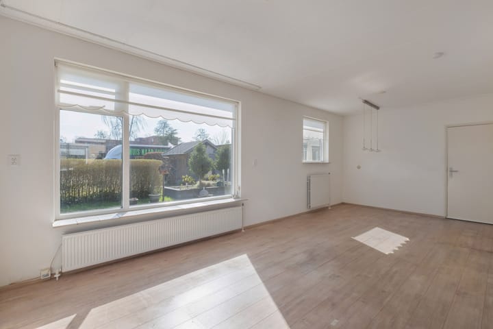 Photo 23 of Engwerd 15