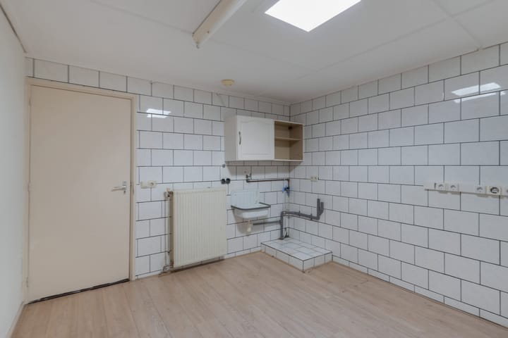 Photo 35 of Engwerd 15