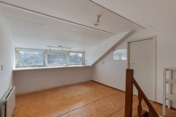 Photo 37 of Engwerd 15