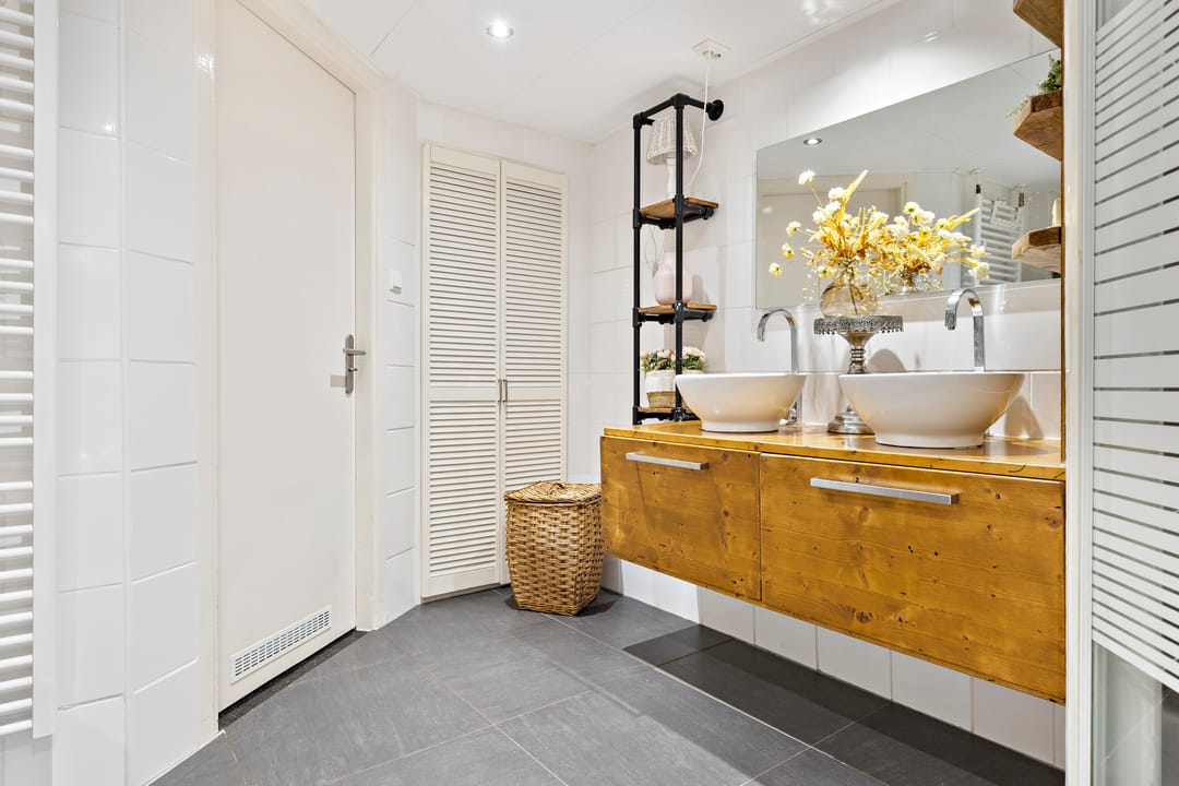 Foto 23 van Middenweg 95