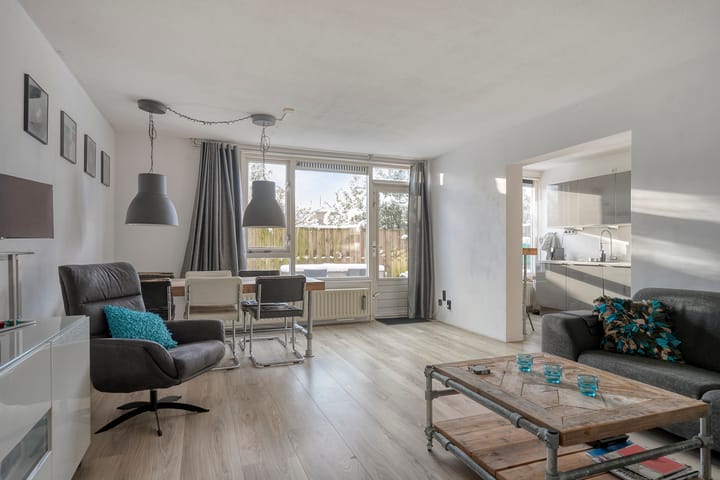 Photo 2 of Gouverneurstraat 21