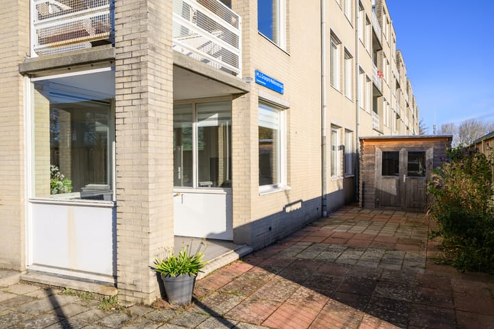 Foto 16 van J.T.P. Bijhouwerhof 65