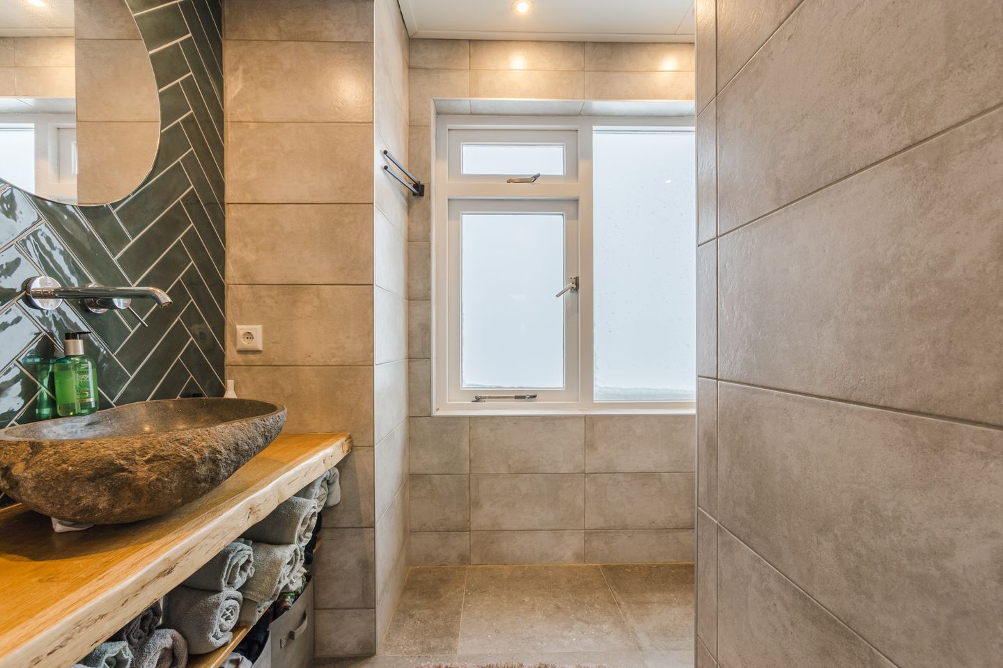 Photo 29 of Weigeliastraat 2