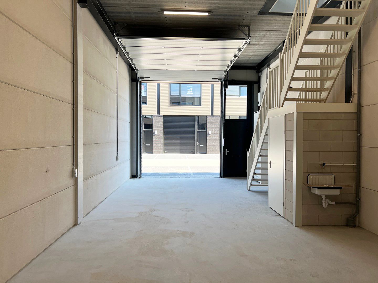 View photo 3 of Olivijn 506