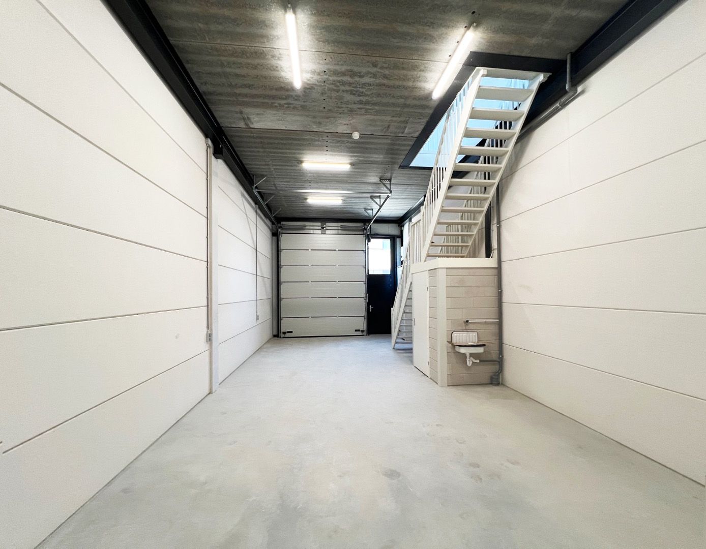 View photo 5 of Olivijn 506