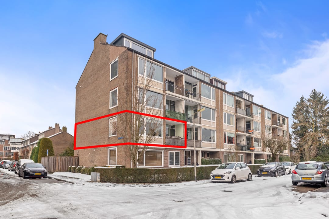 Photo 2 of Alphons Diepenbrockstraat 11-B