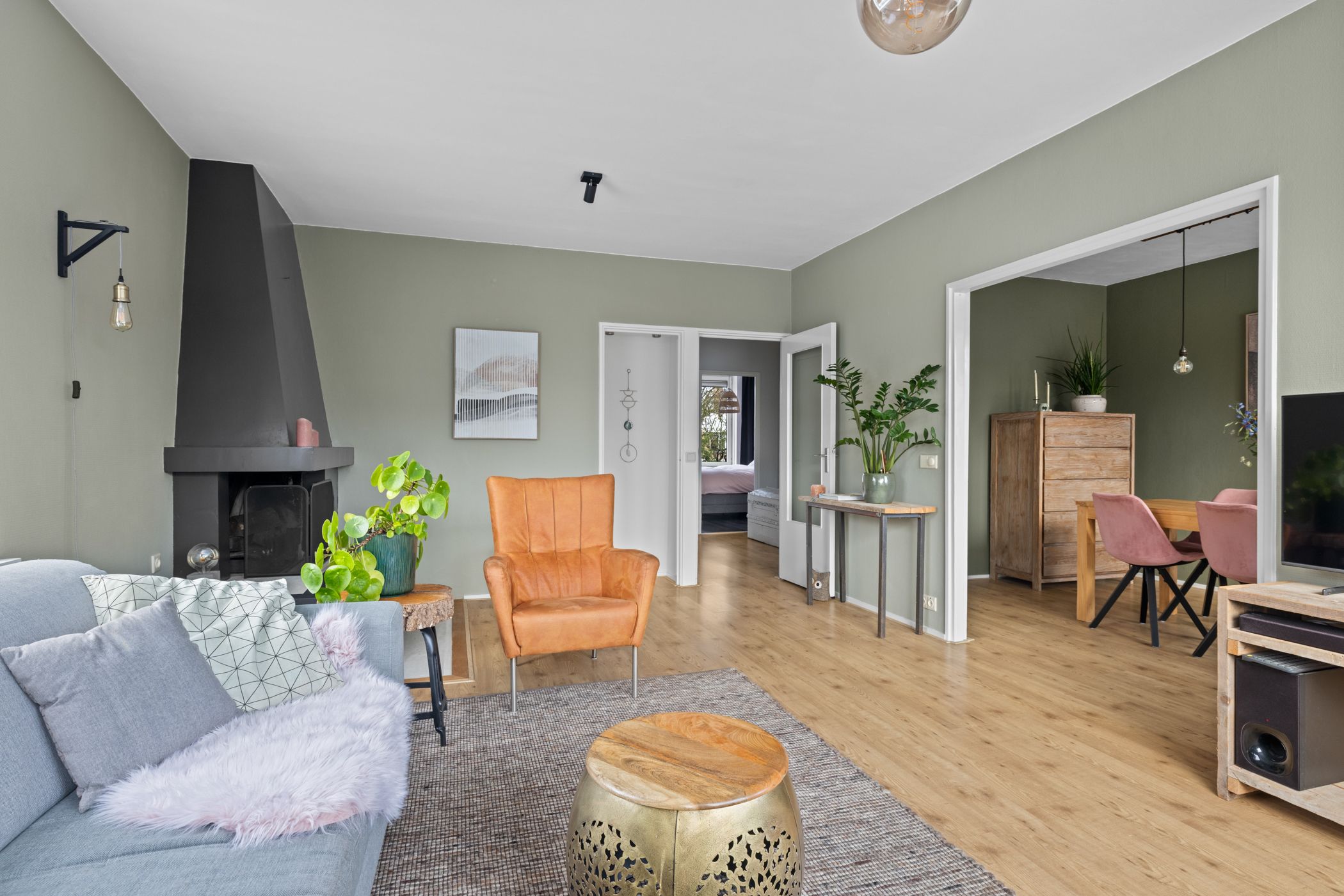 Photo 12 of Alphons Diepenbrockstraat 11-B