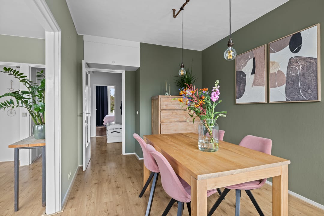 Photo 23 of Alphons Diepenbrockstraat 11-B