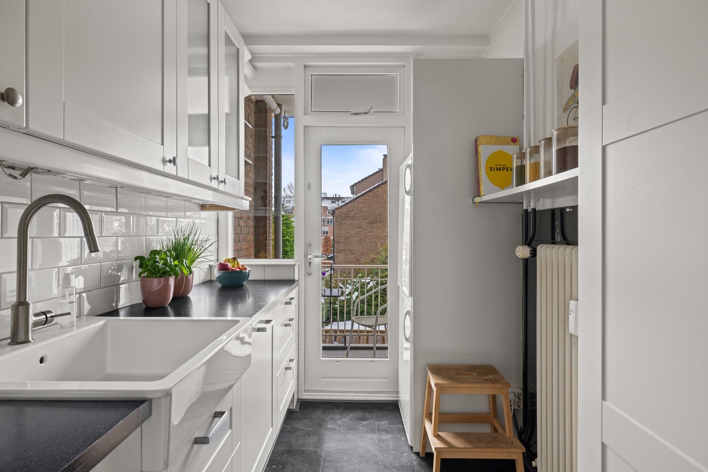 Photo 35 of Alphons Diepenbrockstraat 11-B