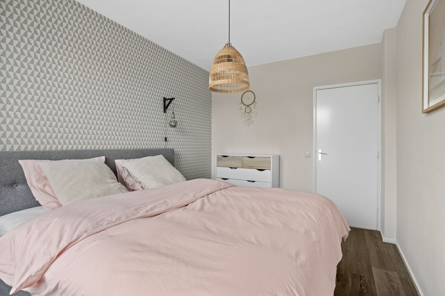 Photo 40 of Alphons Diepenbrockstraat 11-B