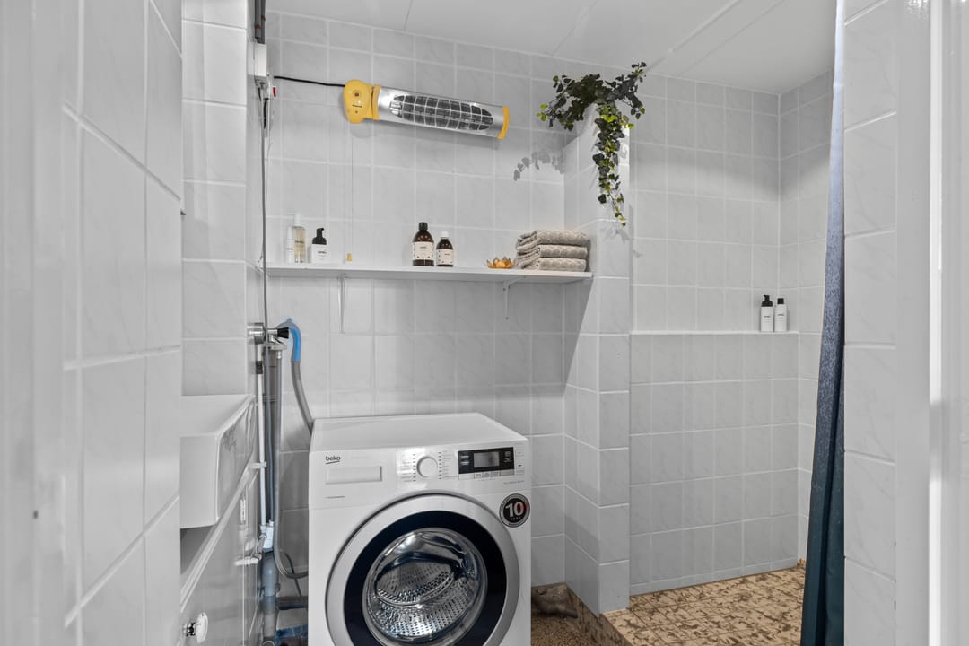 Photo 43 of Alphons Diepenbrockstraat 11-B