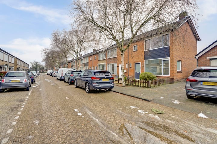 Foto 27 van Madeliefstraat 2