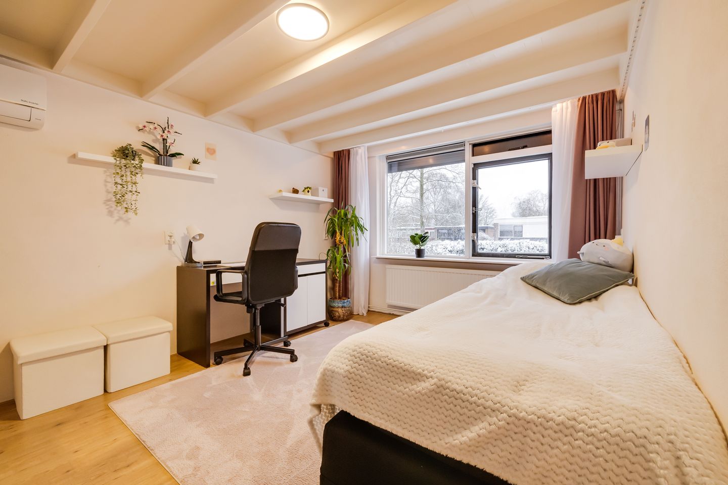 Photo 19 of Schrijnwerkershorst 721