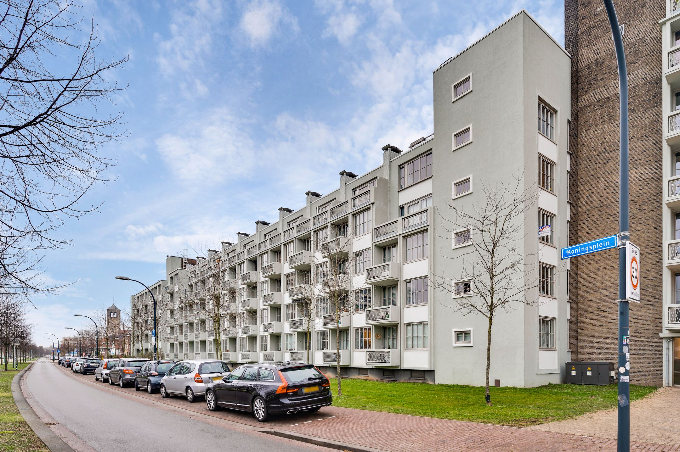 Buying a house in The Netherlands., Koningsplein flat 116-D