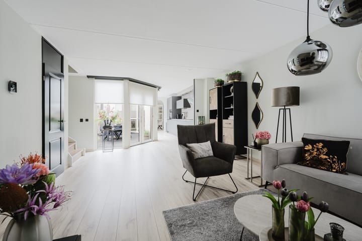 Photo 2 of Roosje Vosstraat 10