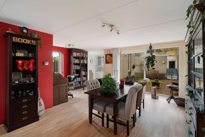 Foto 9 van Charlotte Salomonlaan 1