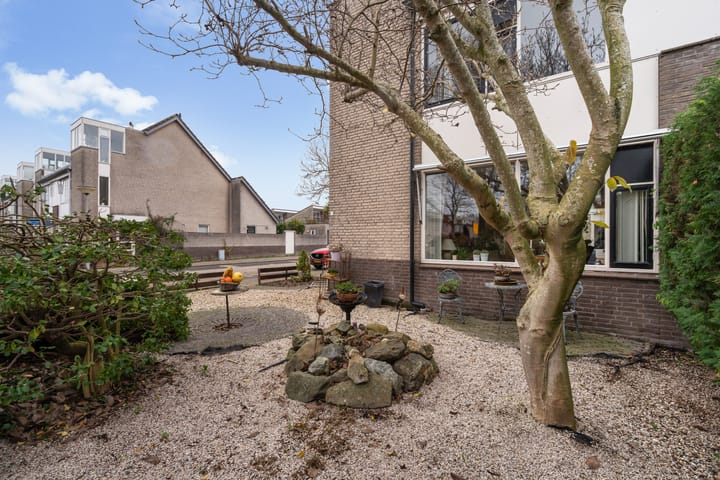 Foto 24 van Charlotte Salomonlaan 1