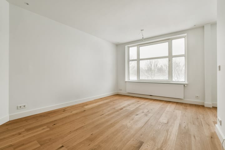 Foto 6 van Aalsmeerplein 1-2