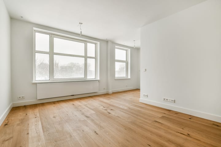 Foto 7 van Aalsmeerplein 1-2