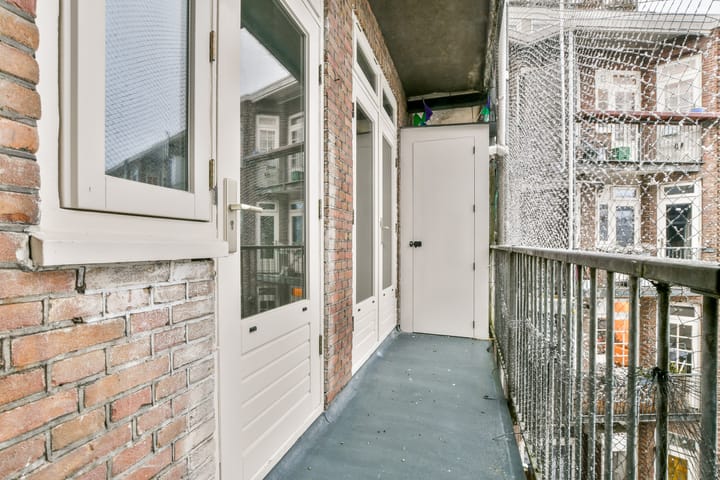 Foto 12 van Aalsmeerplein 1-2