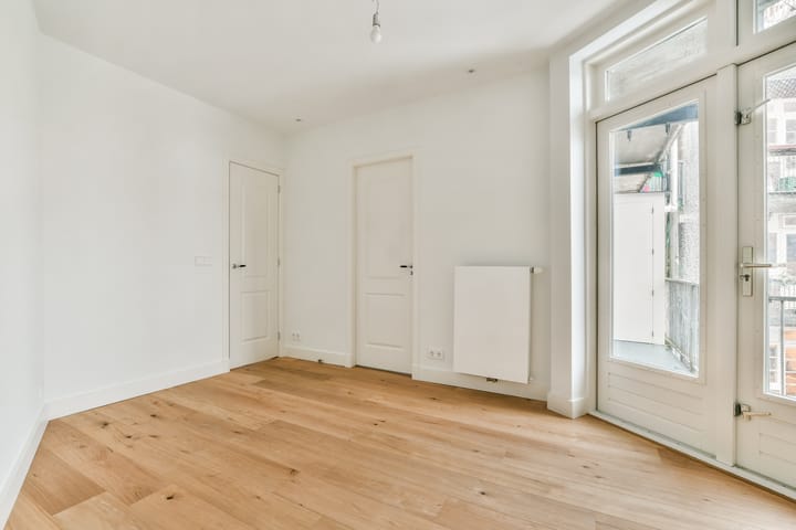 Foto 15 van Aalsmeerplein 1-2