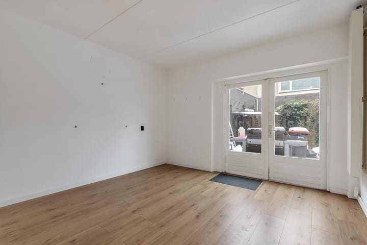 Photo 11 of Poolzeestraat 15