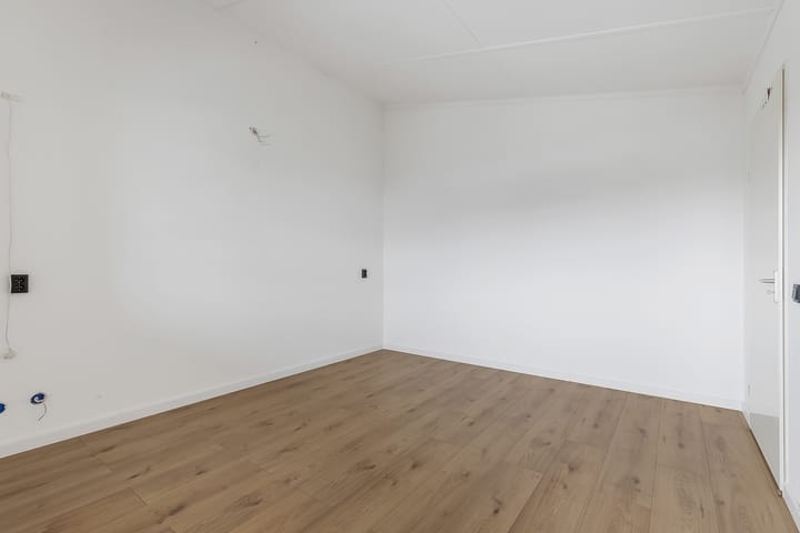 Photo 24 of Poolzeestraat 15