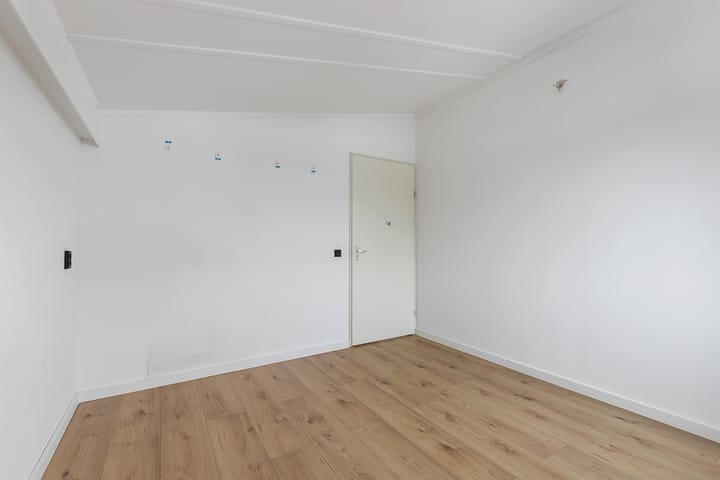 Photo 28 of Poolzeestraat 15