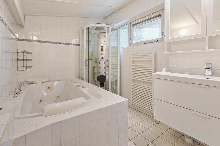 Photo 30 of Poolzeestraat 15