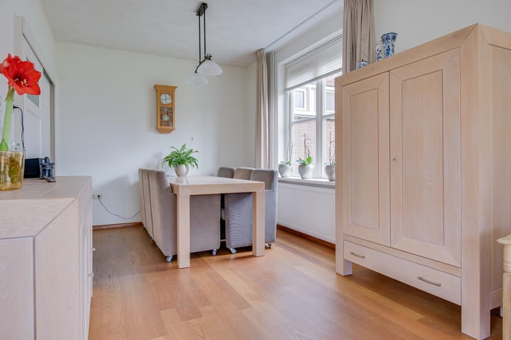 Foto 15 van Voorstraat 8