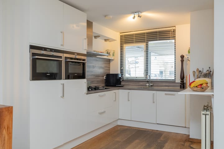 Photo 4 of Burgemeester Hermanslaan 11