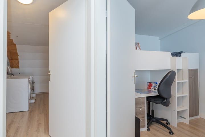 Photo 32 of Burgemeester Hermanslaan 11