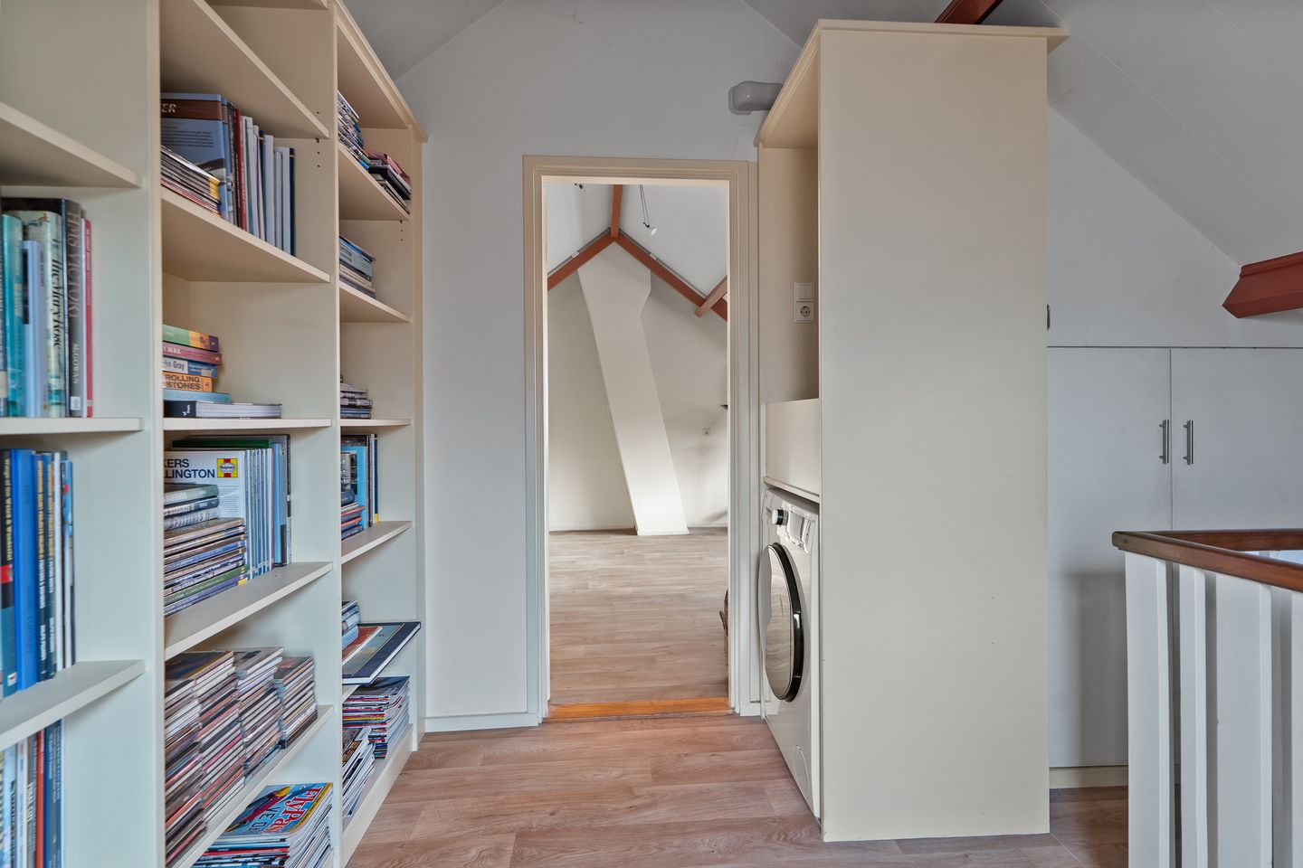 Photo 34 of Voorburgstraat 38