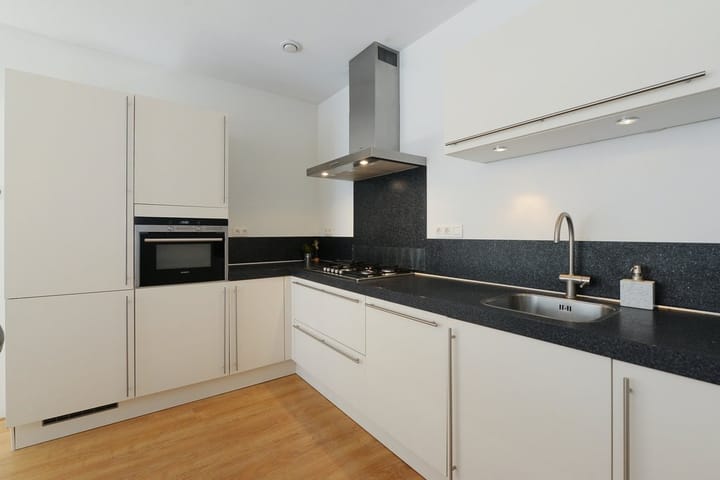 Photo 9 of Graaf Florisstraat 33