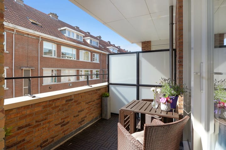 Photo 21 of Graaf Florisstraat 33