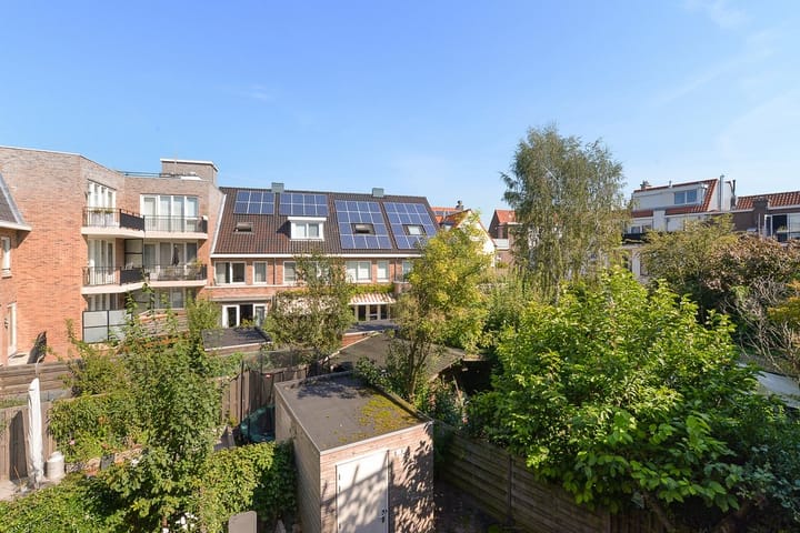 Photo 31 of Graaf Florisstraat 33