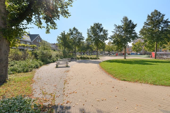 Photo 32 of Graaf Florisstraat 33