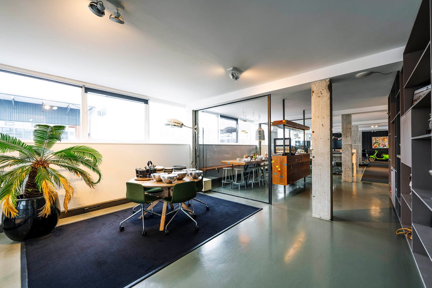 Bekijk foto 2 van Nieuwendammerdijk 538