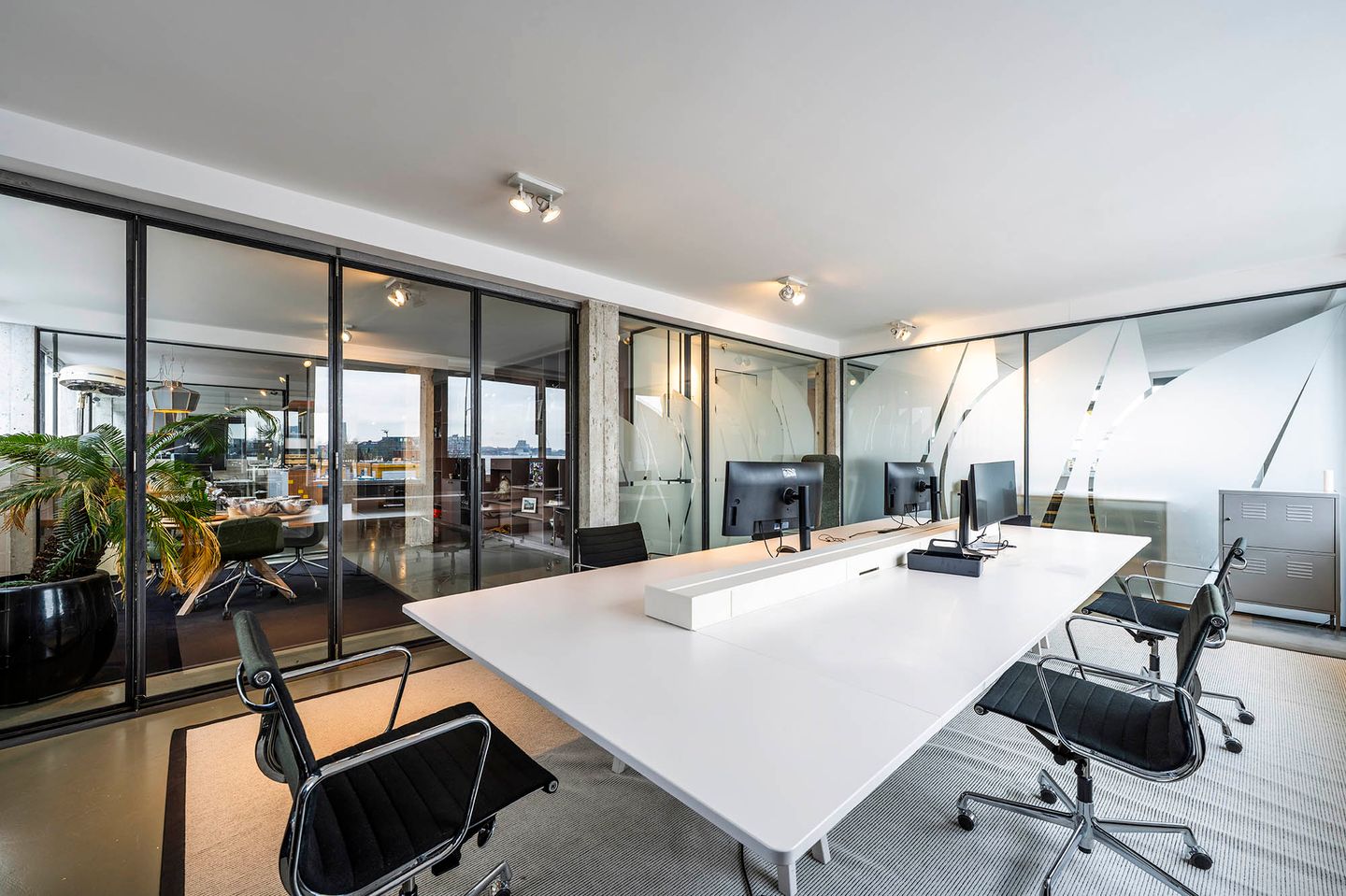 Bekijk foto 3 van Nieuwendammerdijk 538