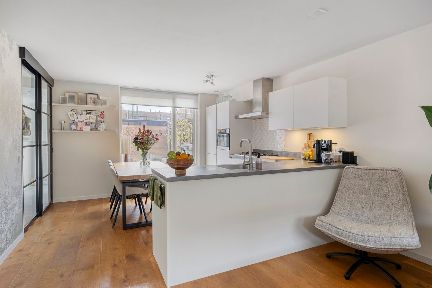 Photo 10 of Jonkerstraat 10