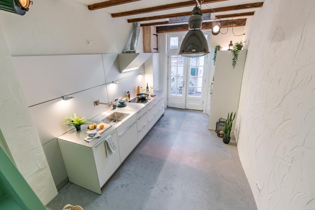 Photo 2 of Doezastraat 10-B