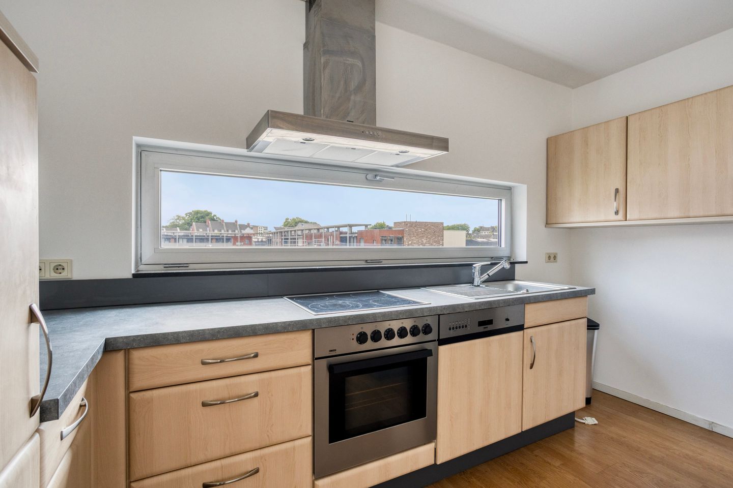 Foto 14 van Herdenkingsplein 50-D