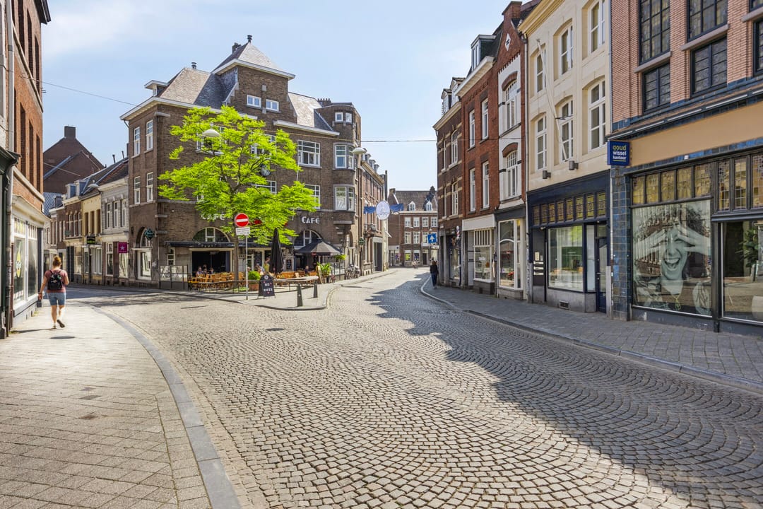 Foto 32 van Herdenkingsplein 50-D