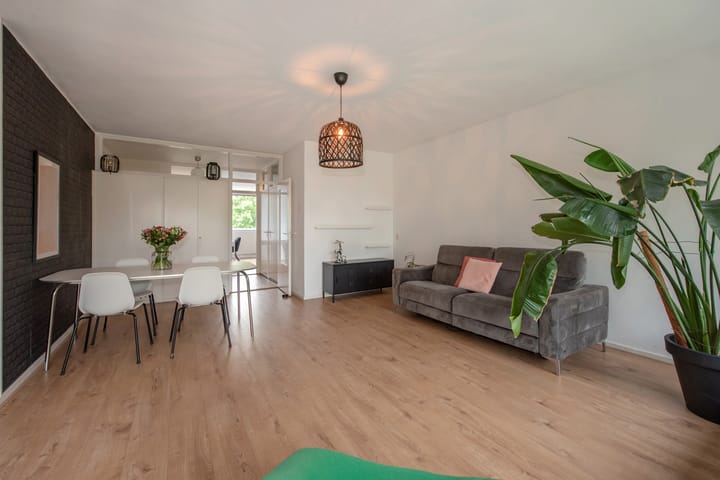 Photo 10 of Roland Holstlaan 870