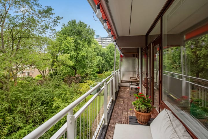 Photo 16 of Roland Holstlaan 870