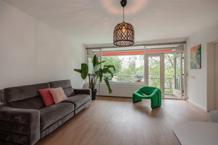 Photo 13 of Roland Holstlaan 870